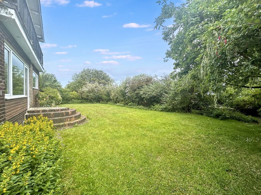 Property image 17 of 27