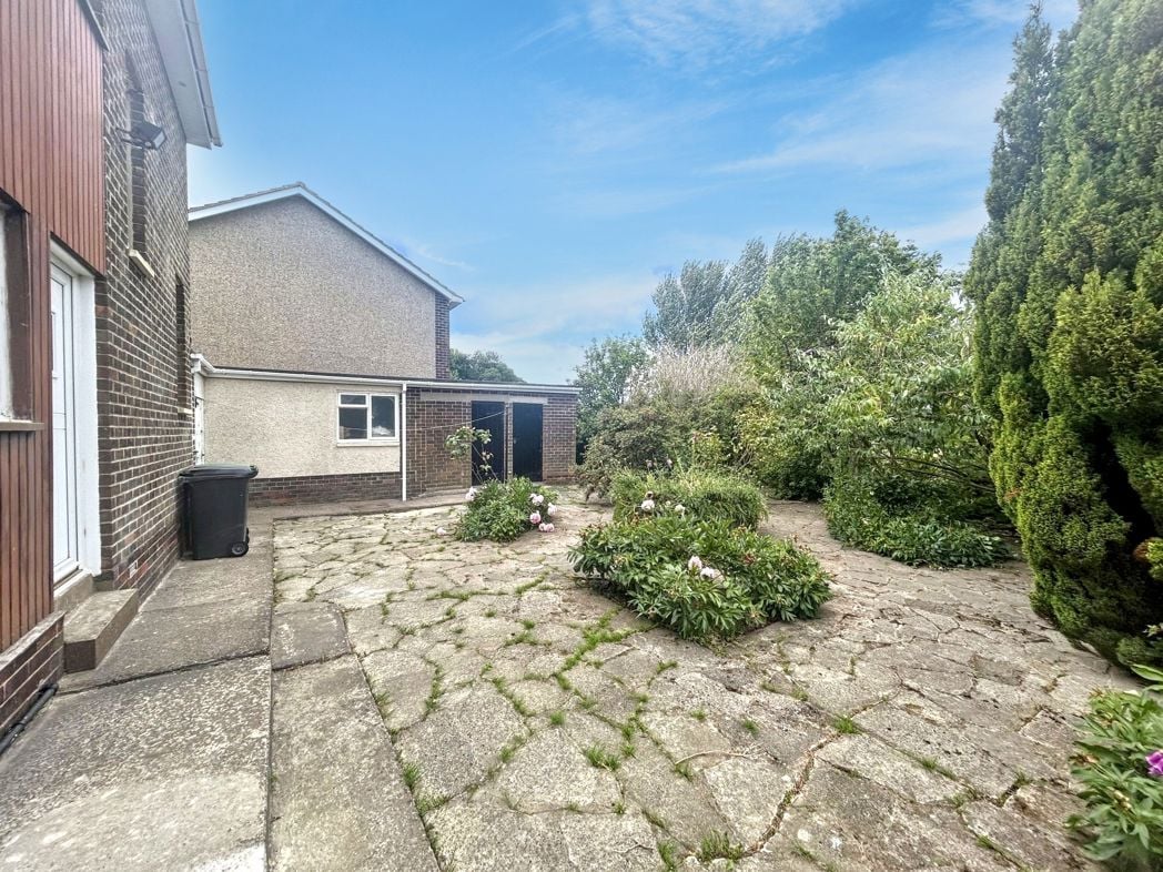 Property image 16 of 27