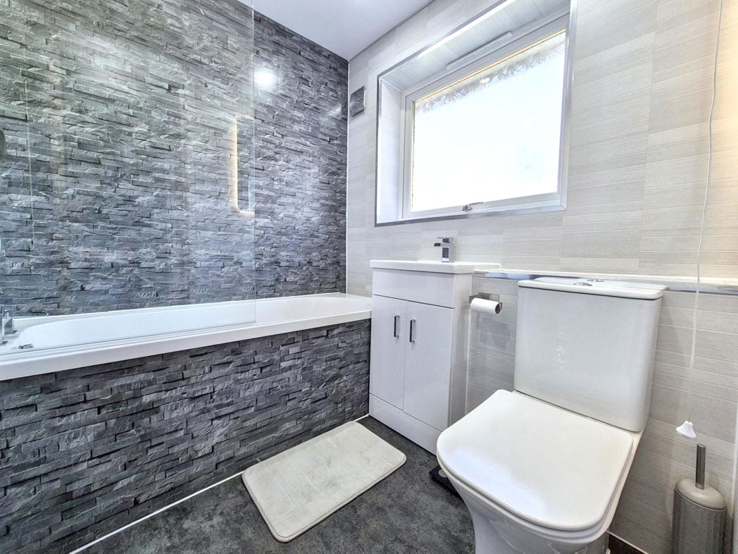 Property image 16 of 20