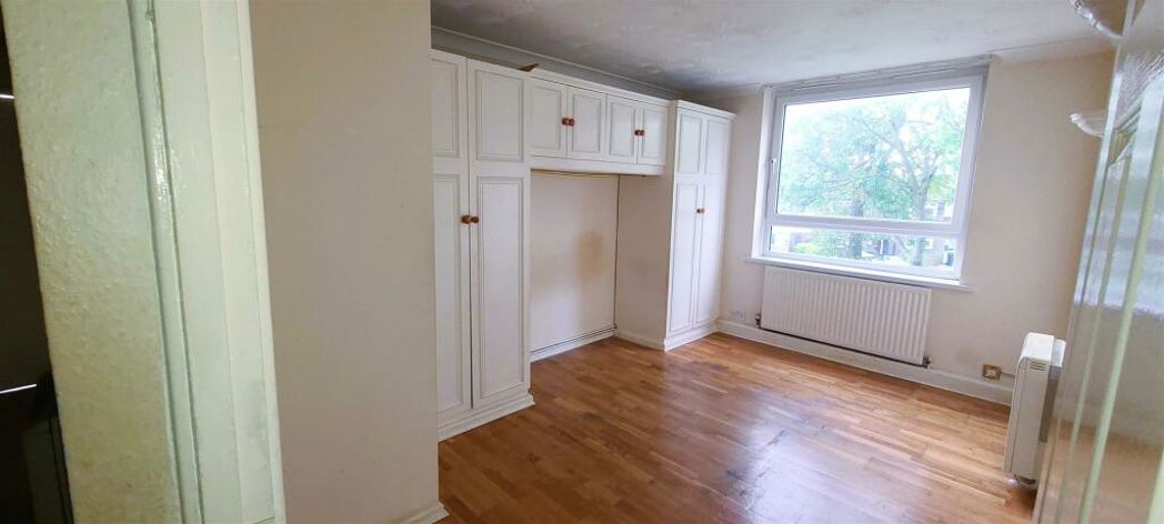Property image 5 of 11