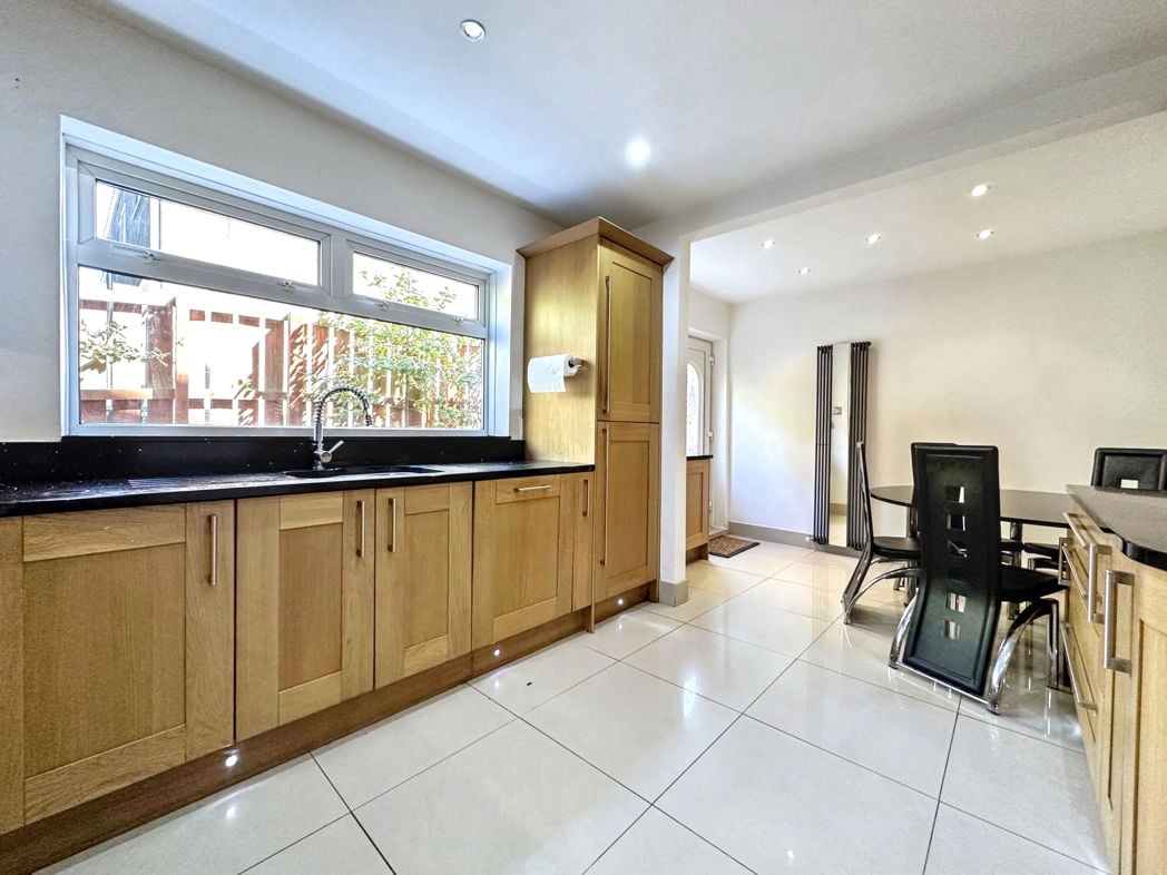 Property image 11 of 31