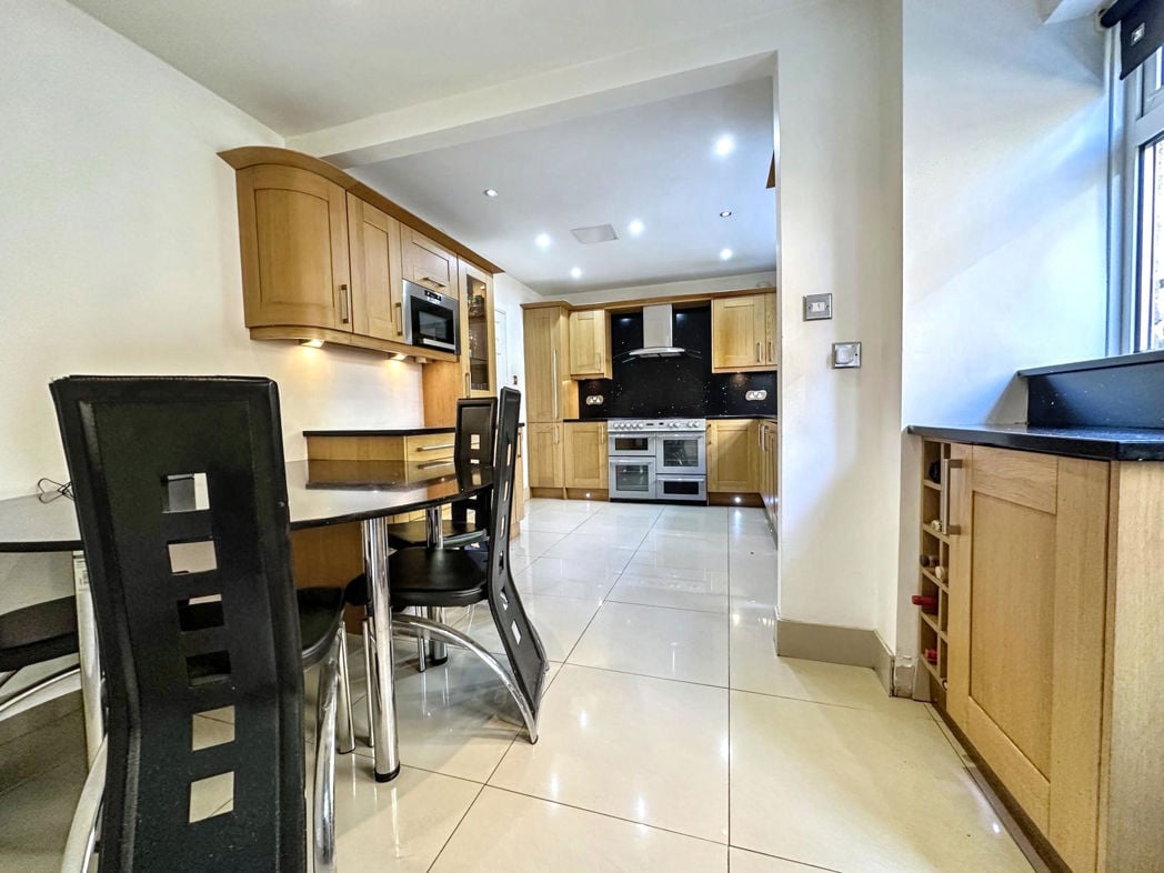 Property image 10 of 31