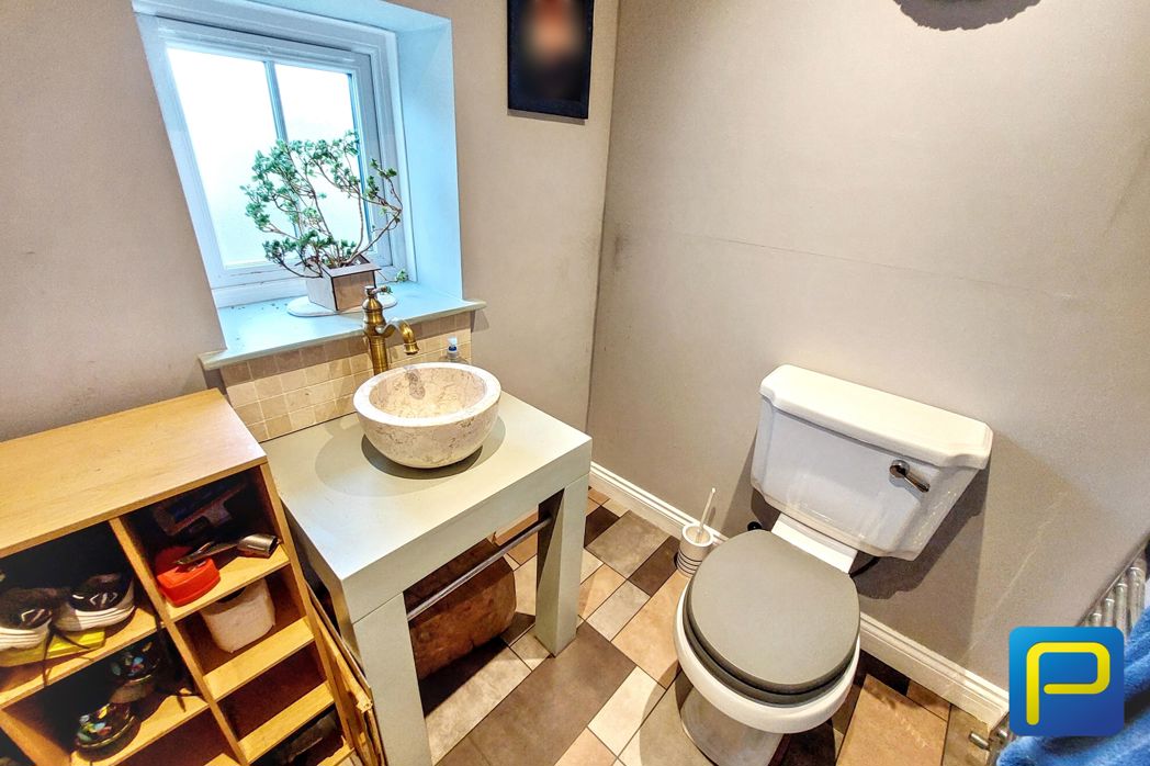 Property image 7 of 24
