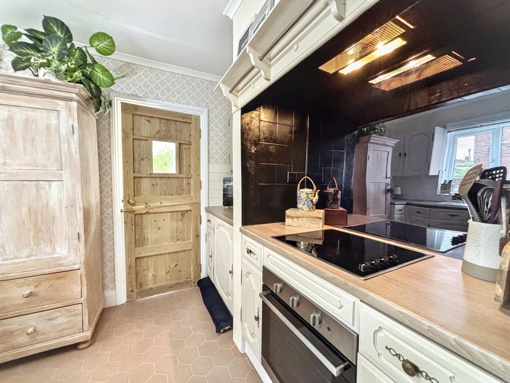 Property image 15 of 34