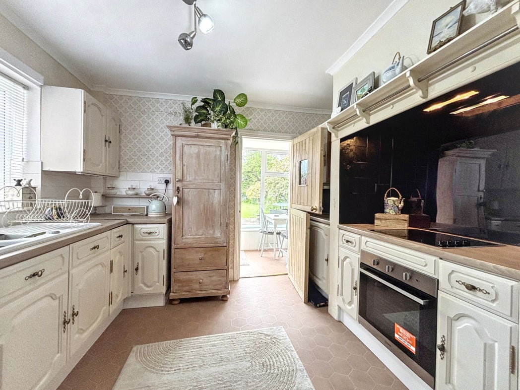 Property image 12 of 34