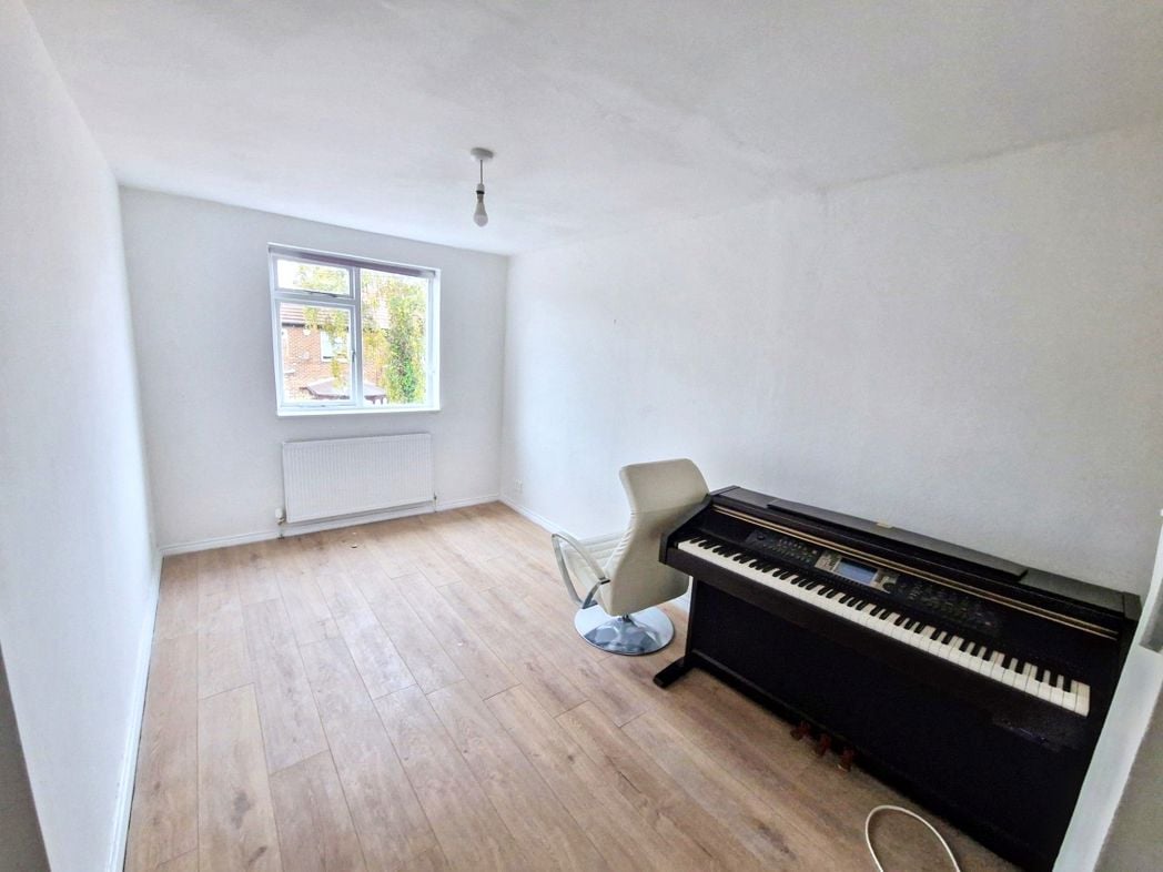 Property image 4 of 7