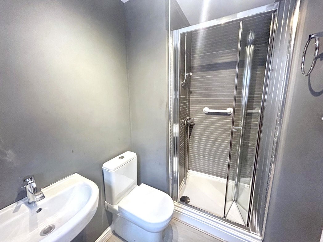 Property image 8 of 13