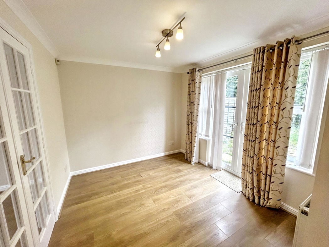 Property image 3 of 13
