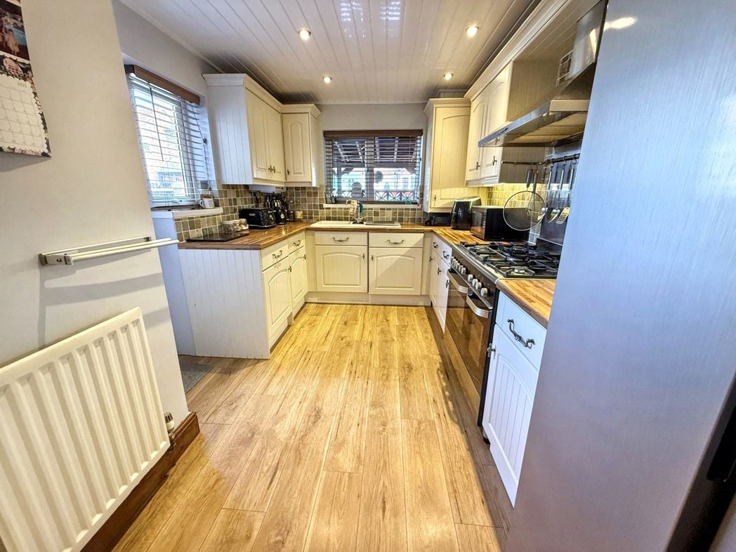 Property image 3 of 20