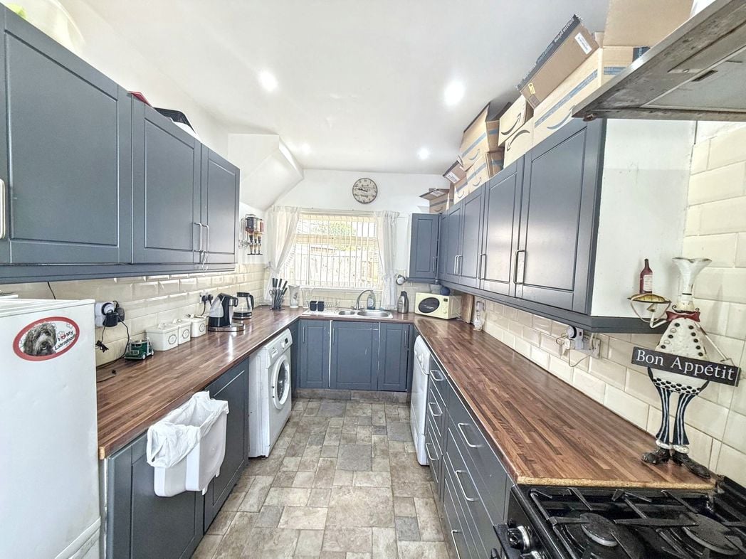 Property image 4 of 15