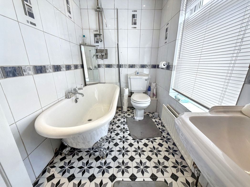 Property image 9 of 15