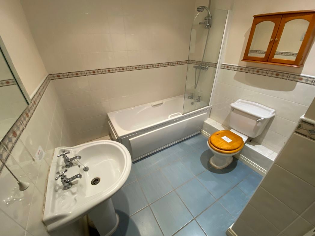 Property image 7 of 12