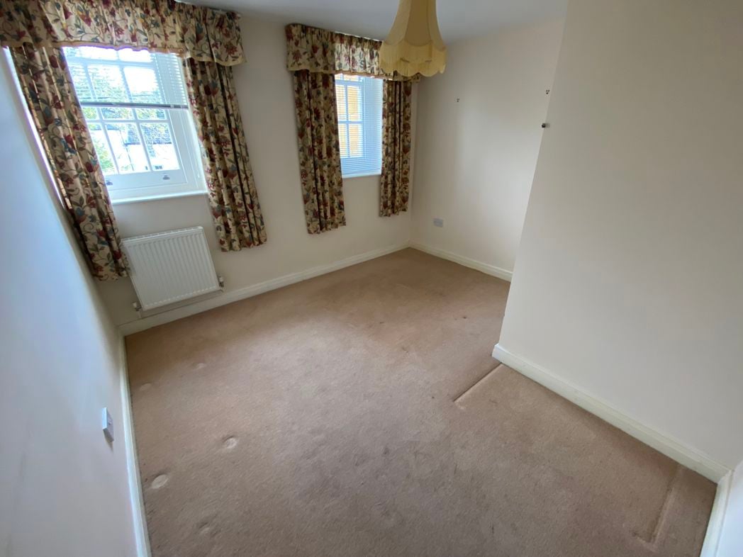 Property image 8 of 12