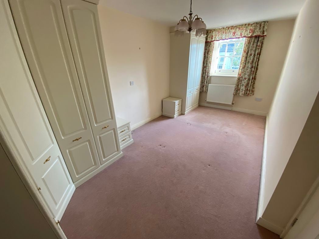 Property image 5 of 12