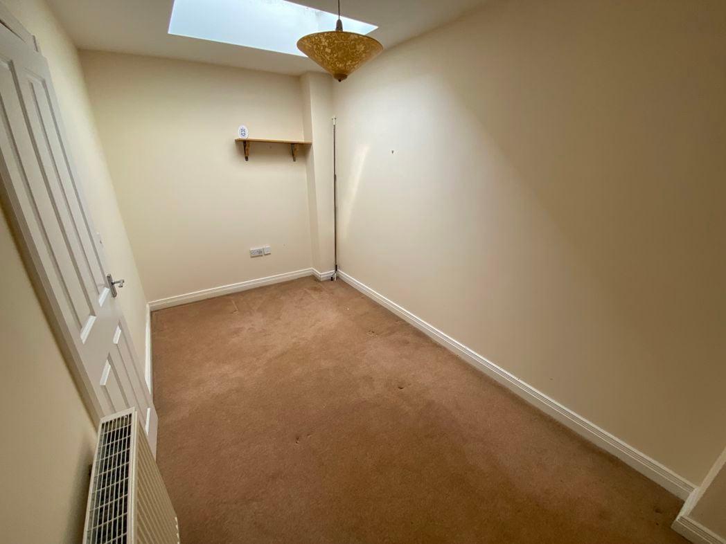 Property image 10 of 12
