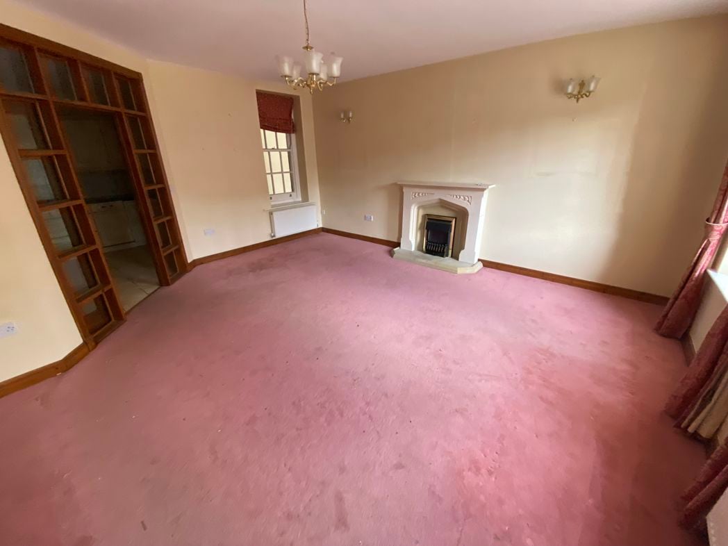 Property image 3 of 12
