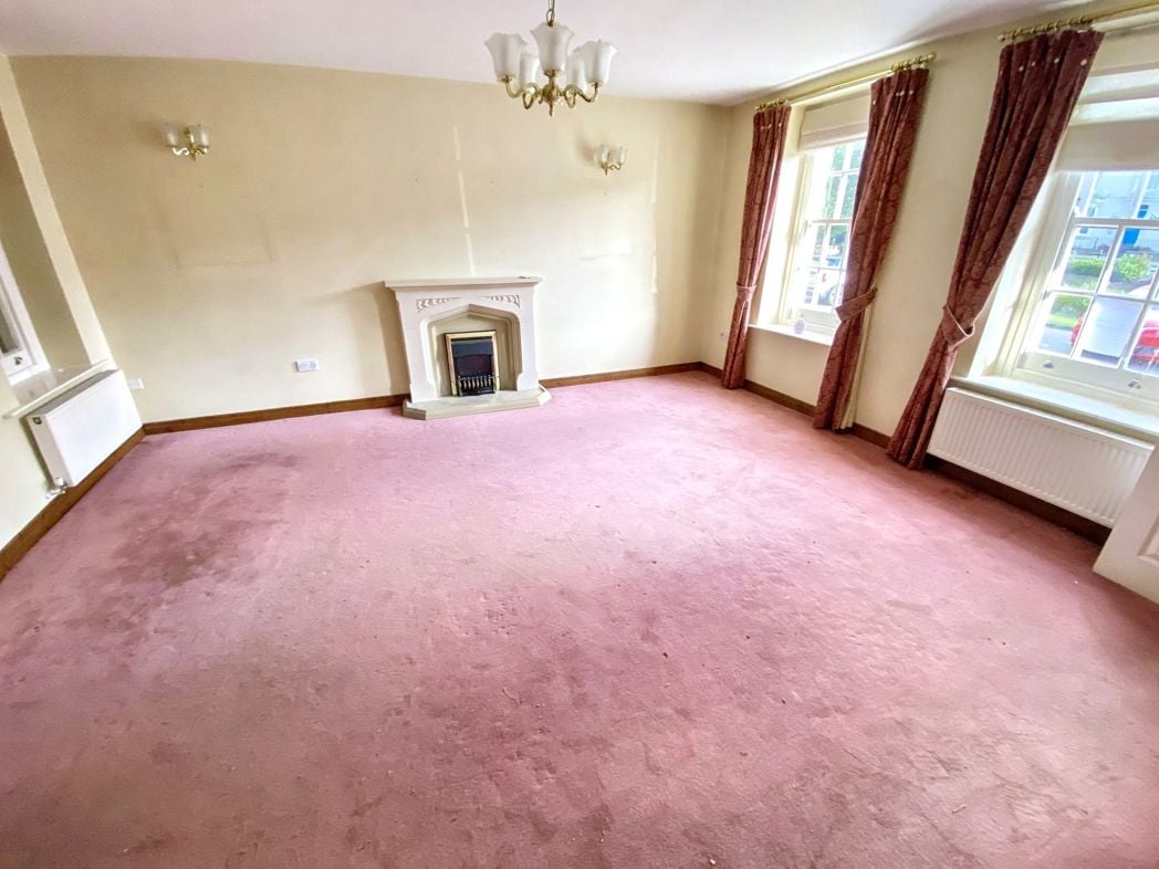 Property image 2 of 12