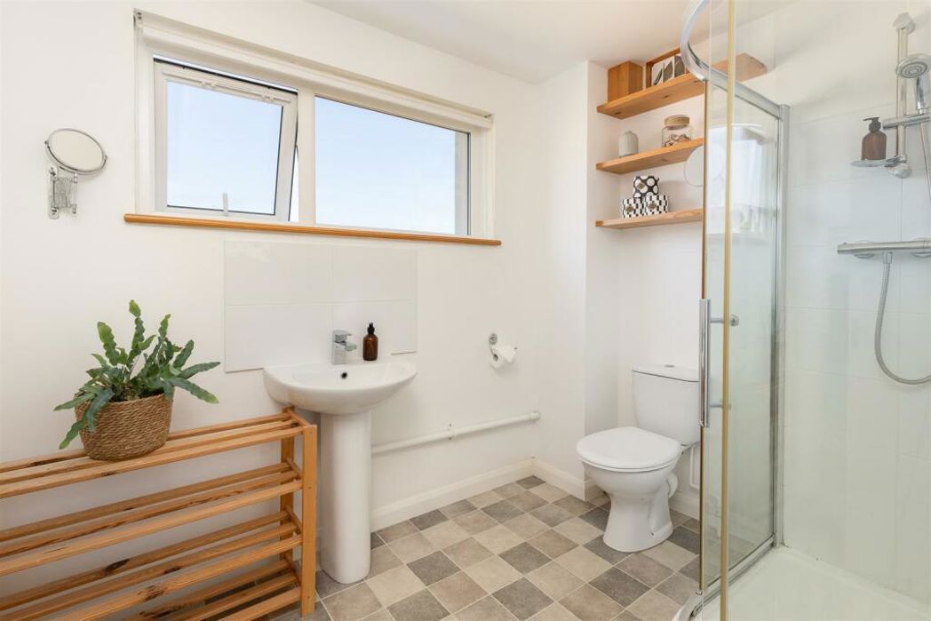 Property image 8 of 34