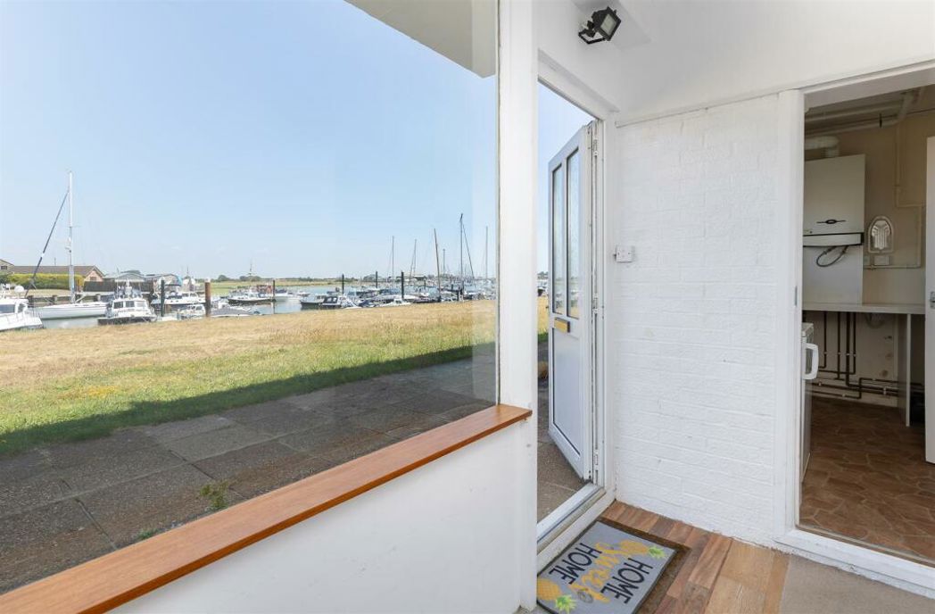 Property image 9 of 34