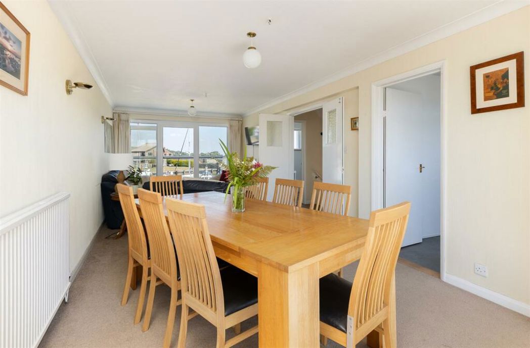 Property image 10 of 34