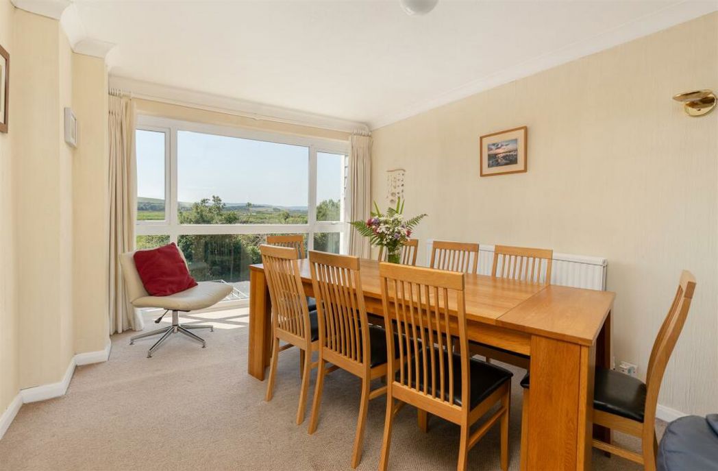 Property image 11 of 34