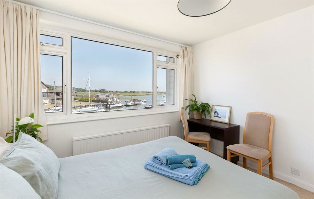 Property image 14 of 34