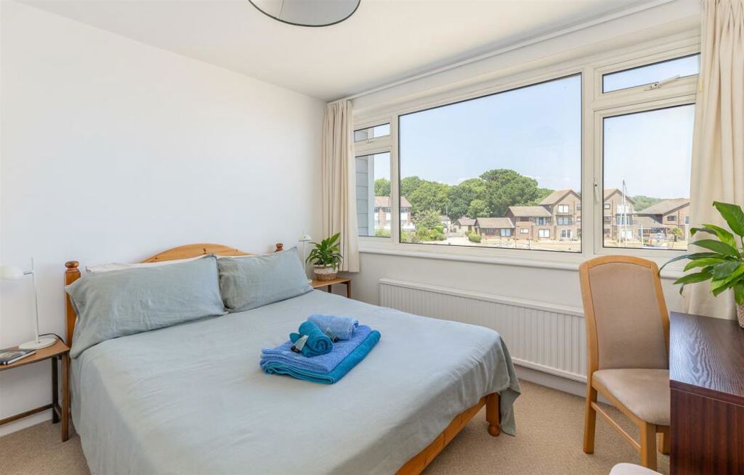 Property image 16 of 34