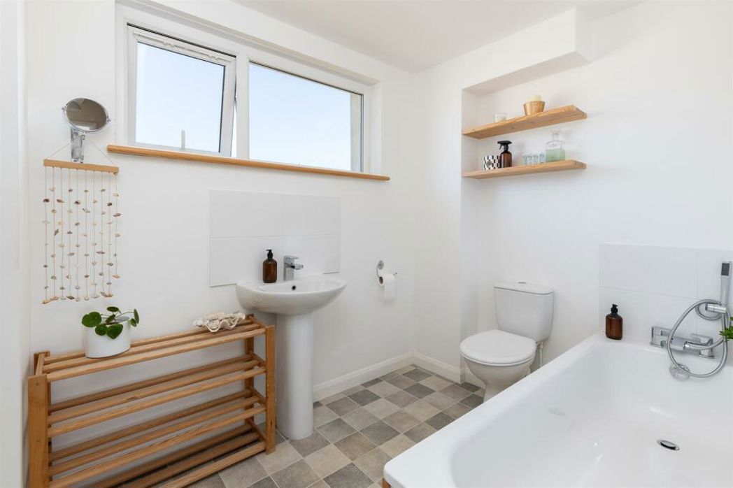 Property image 17 of 34