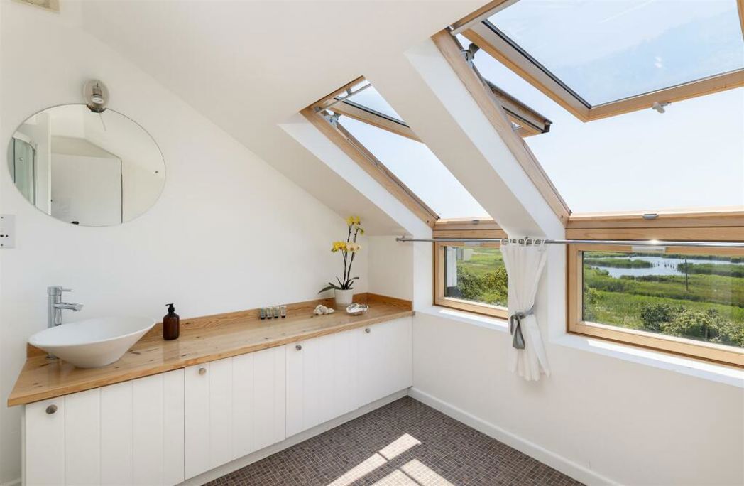 Property image 26 of 34