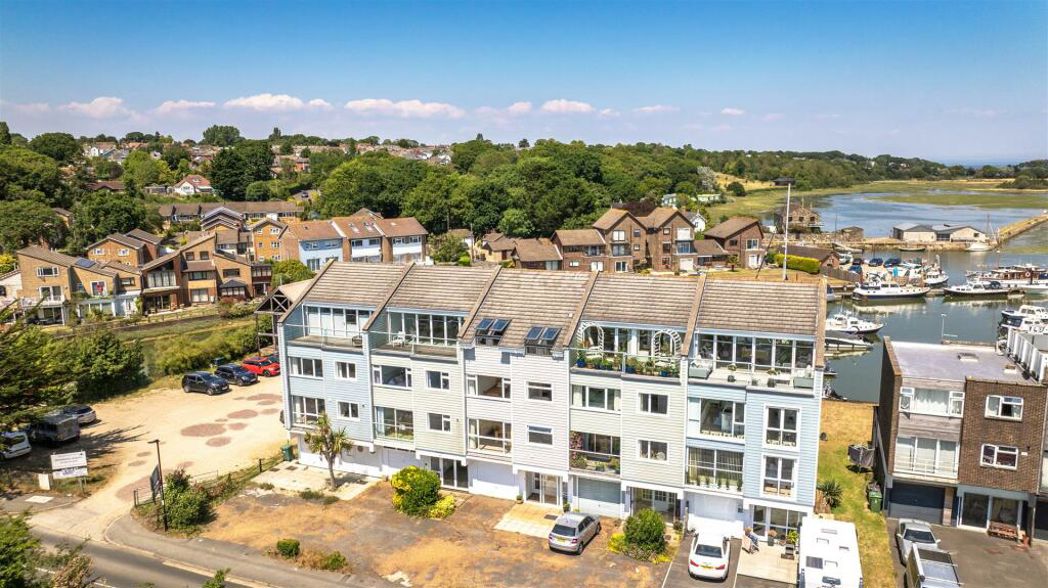 Property image 31 of 34