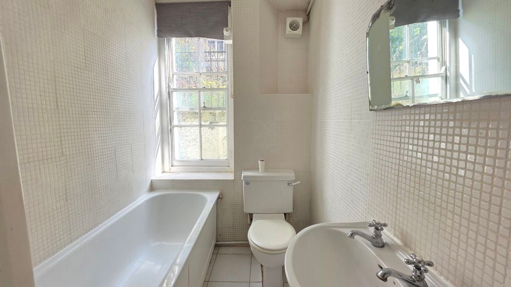 Flat 56 Enfield Cloisters, London, N1 6LD