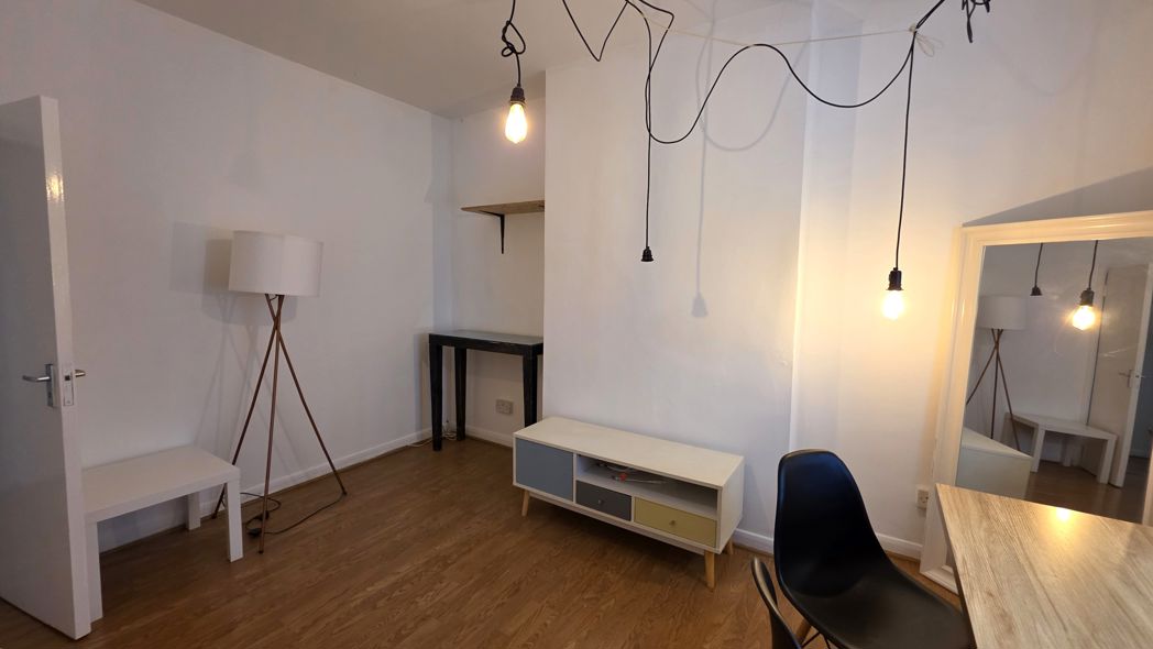 Flat 56 Enfield Cloisters, London, N1 6LD