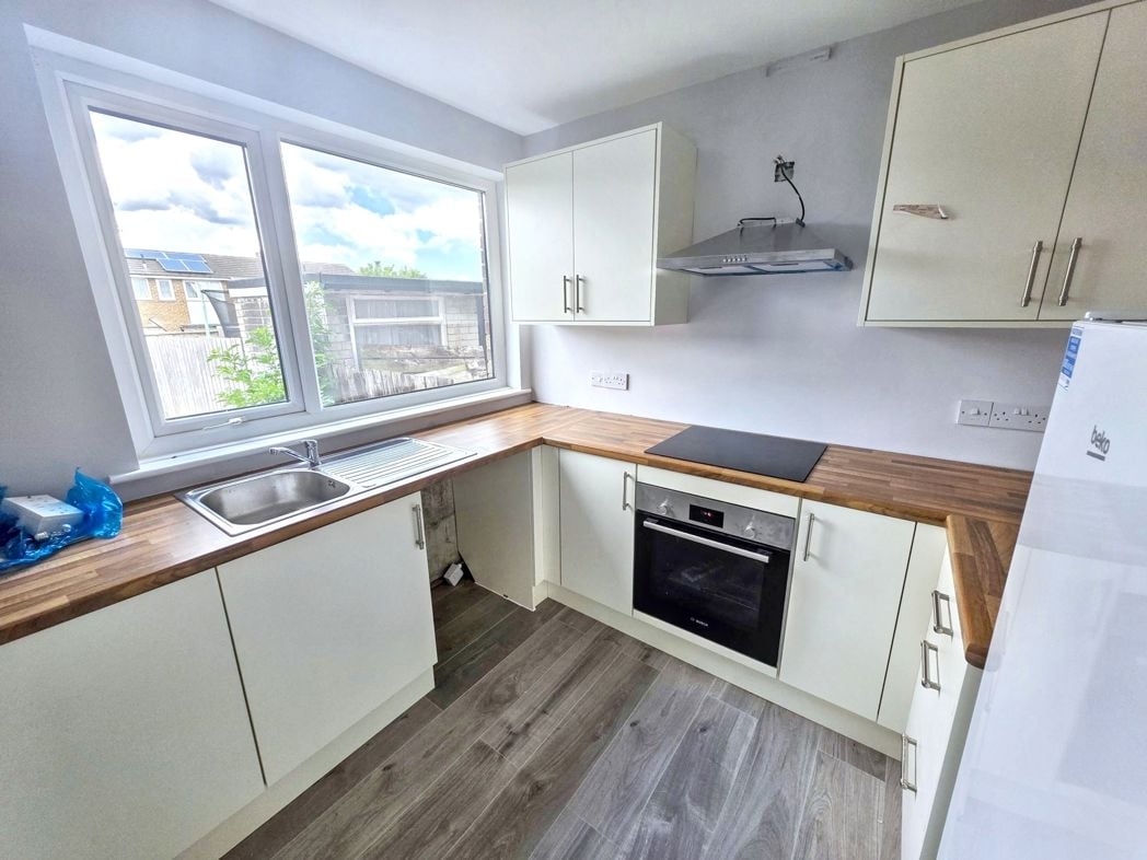 Property image 4 of 11