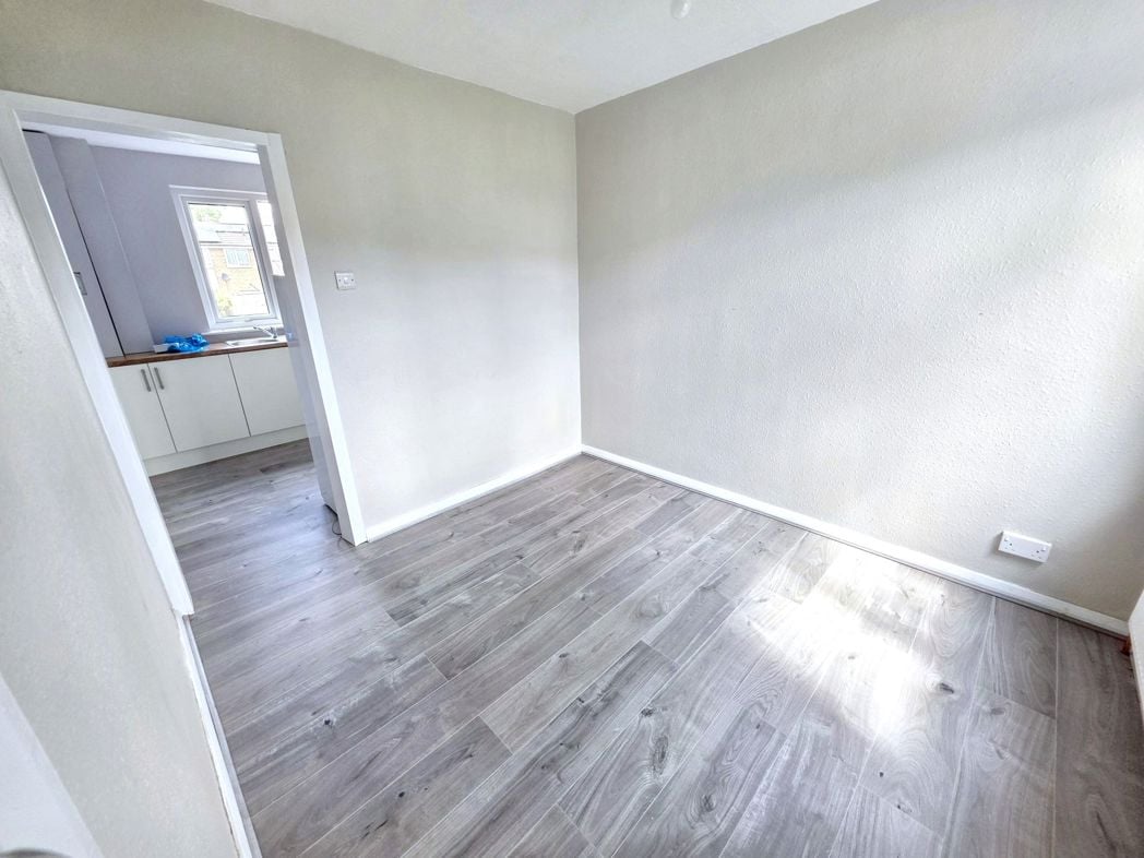 Property image 6 of 11