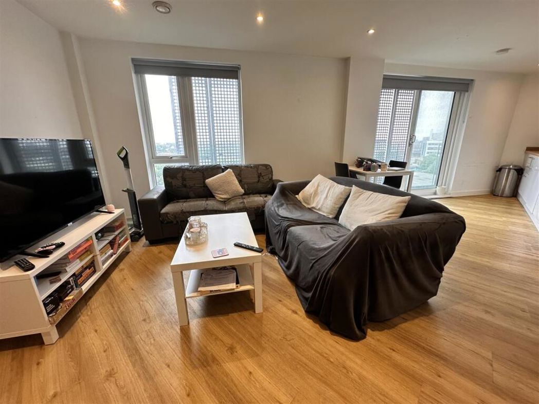 Property image 4 of 15