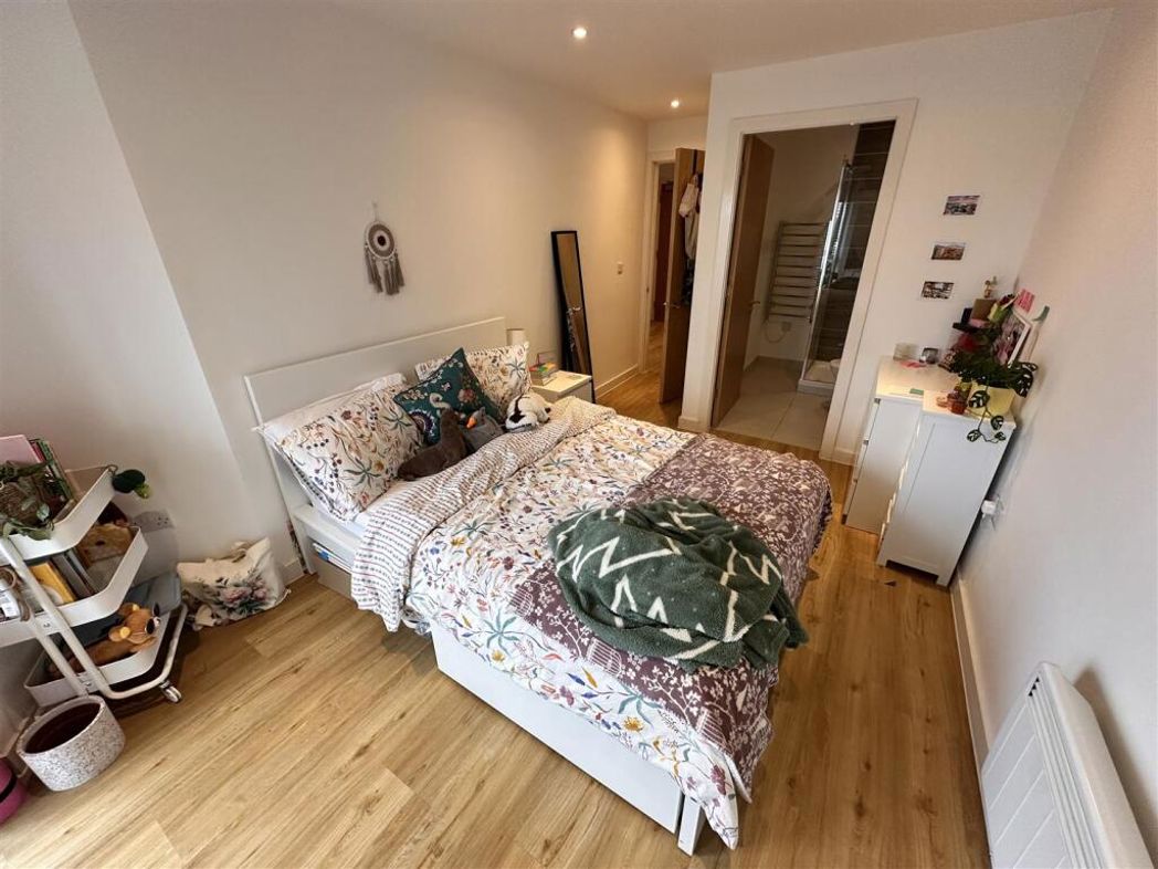 Property image 8 of 15