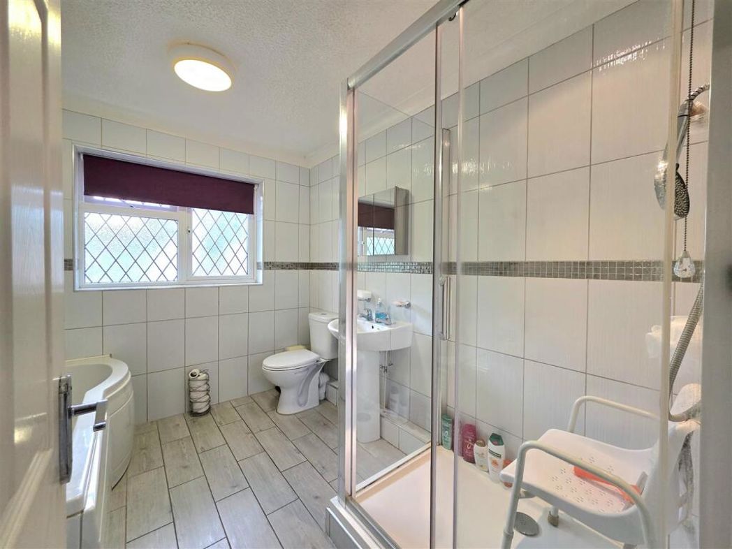 Property image 17 of 33