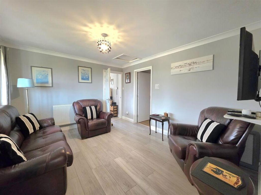 Property image 9 of 33