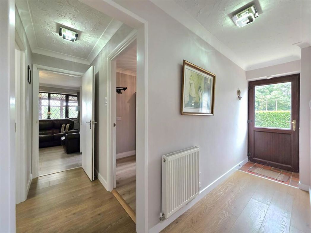 Property image 11 of 33