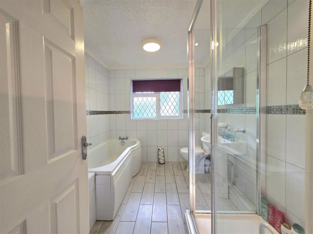 Property image 18 of 33