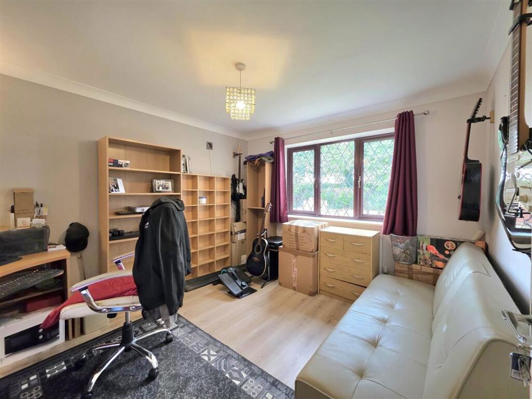 Property image 22 of 33