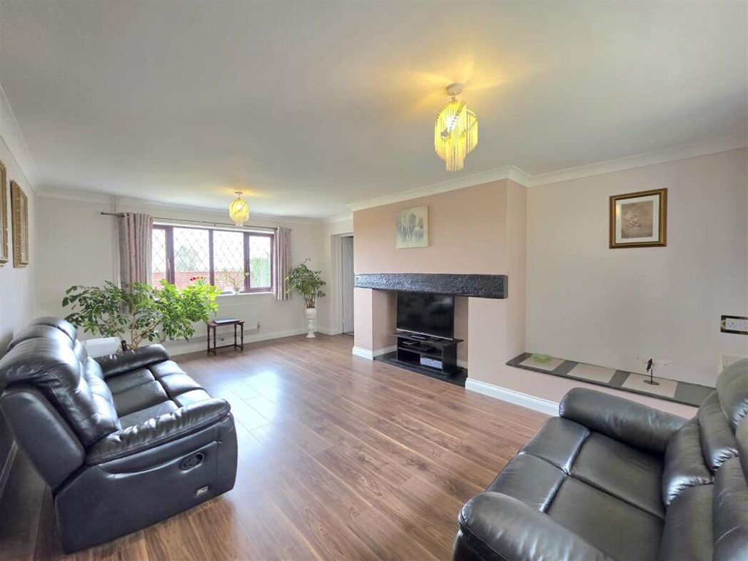 Property image 3 of 33