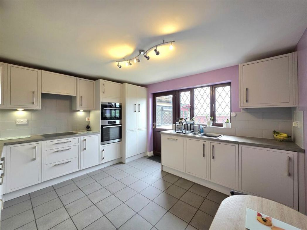 Property image 5 of 33