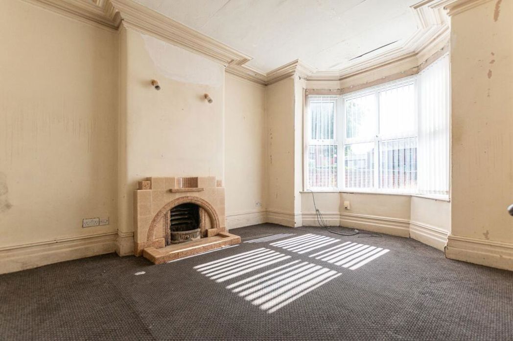 Property image 2 of 13