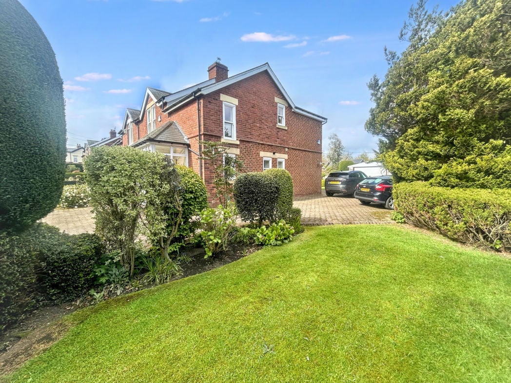 Property image 16 of 23