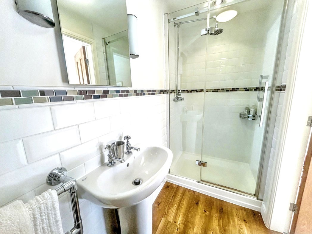 Property image 11 of 23