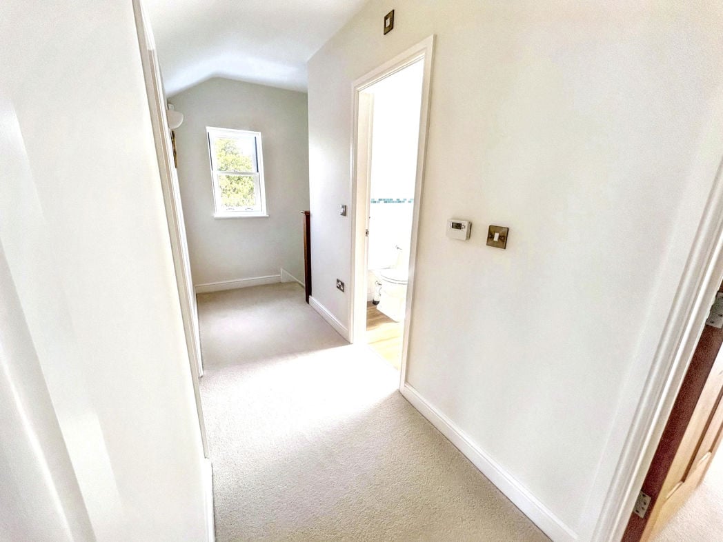 Property image 9 of 23