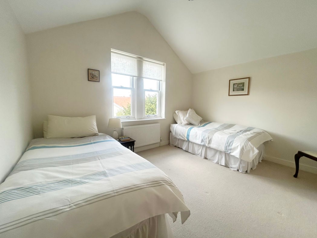 Property image 12 of 23