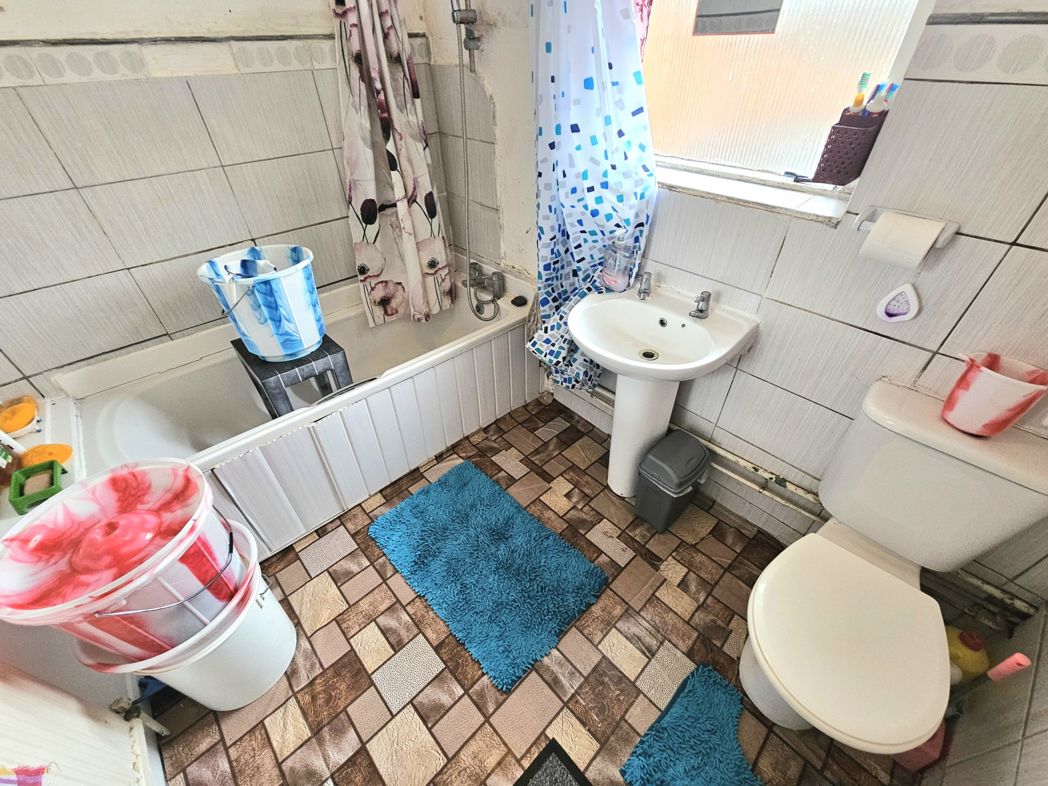 Property image 4 of 8
