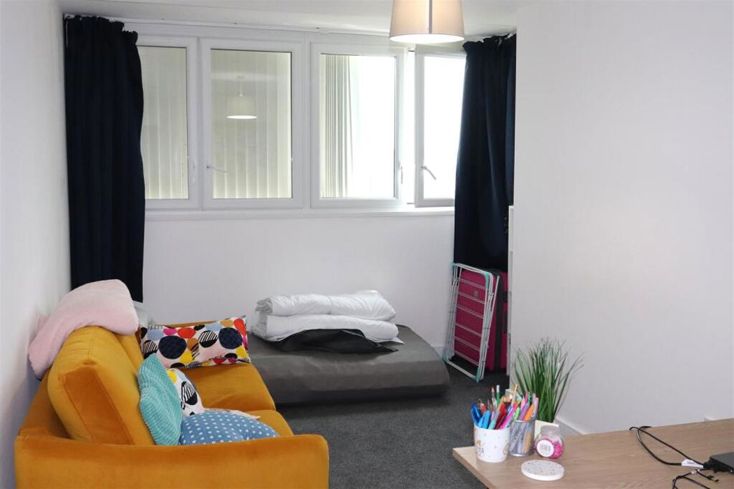 Property image 12 of 14